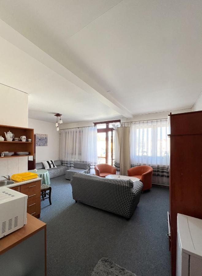 2- Izbovy Apartman Kajka V Penzion Trstena Bagian luar foto